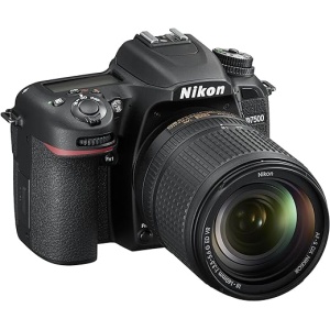 Cámara réflex digital Nikon D7500, 20.9 Mpx, con tarjeta SD de 8 GB Lexar Premium 200x