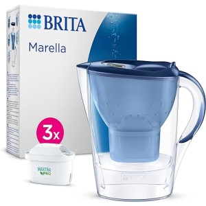 Jarra Brita Marella Azul con Filtro de Agua (2,4 l) y 3 Cartuchos MAXTRA Pro All-in-1: Diseño para Refrigerador con Recordatorio Digital y Tapa Plegable que Elimina el Cloro,