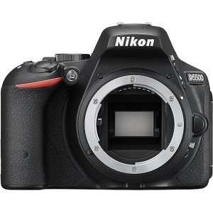 Plataforma Nikon D5500 con sensor de 24,2 Mp y funciones avanzadas (pantalla táctil 3.2", Wi-Fi, USB, HDMI, enfoque automático, Flash incorporado, GPS) en color negro